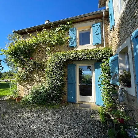 Maison Millage Face Aux Pyrenees בית נופש