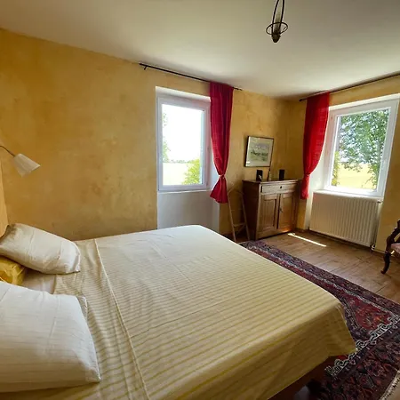 Maison Millage Face Aux Pyrenees בית נופש *