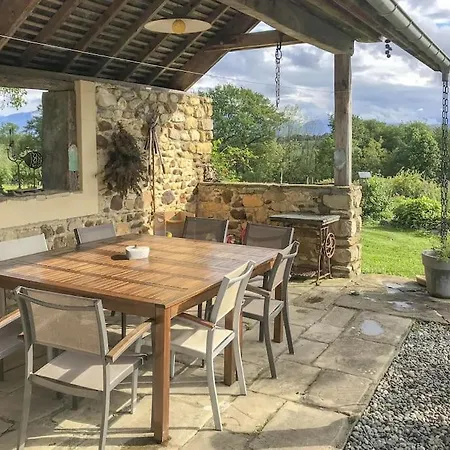 Maison Millage Face Aux Pyrenees בית נופש *