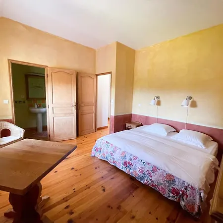 Maison Millage Face Aux Pyrenees בית נופש *